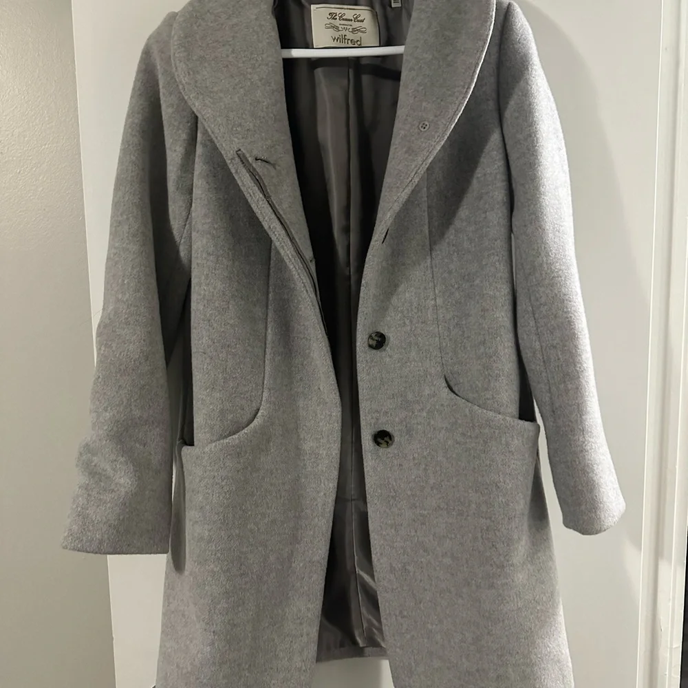 Aritzia Cocoon Coat - Picture 5 of 7